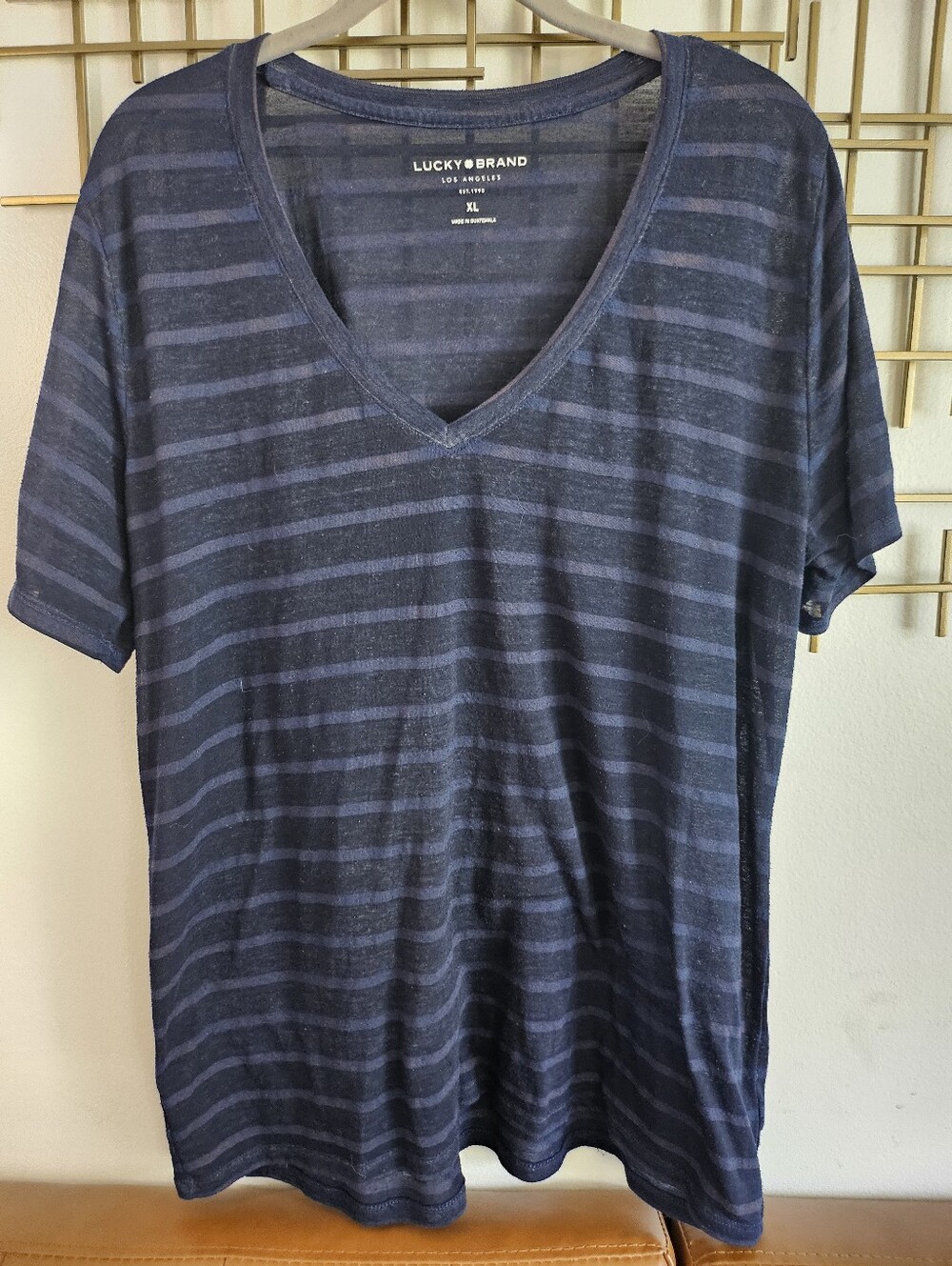 XL- LUCKY BRAND- V-Neck Tee